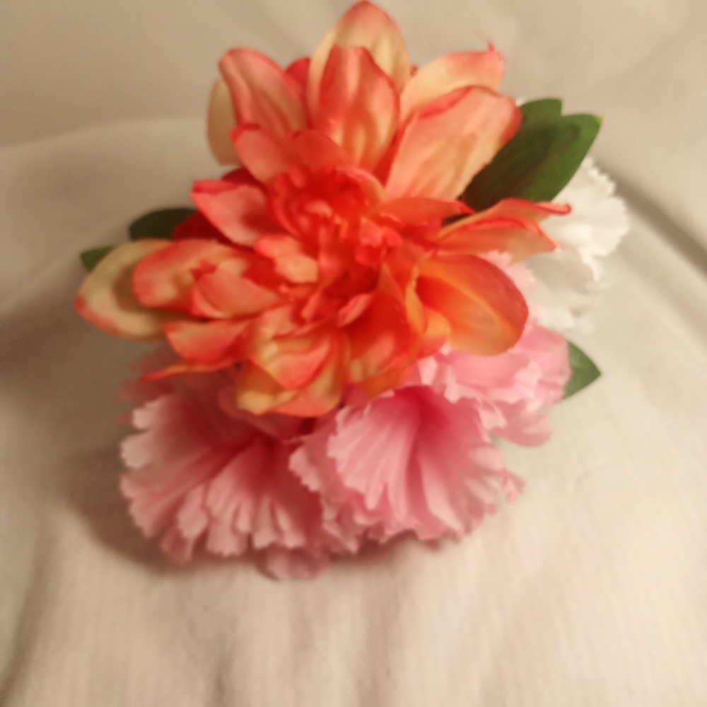 Floral hair clip